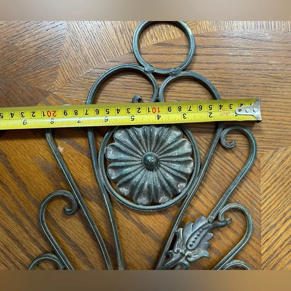Vintage Victorian Scroll Style Black/Dark Green Metal Decorative Wall Easel